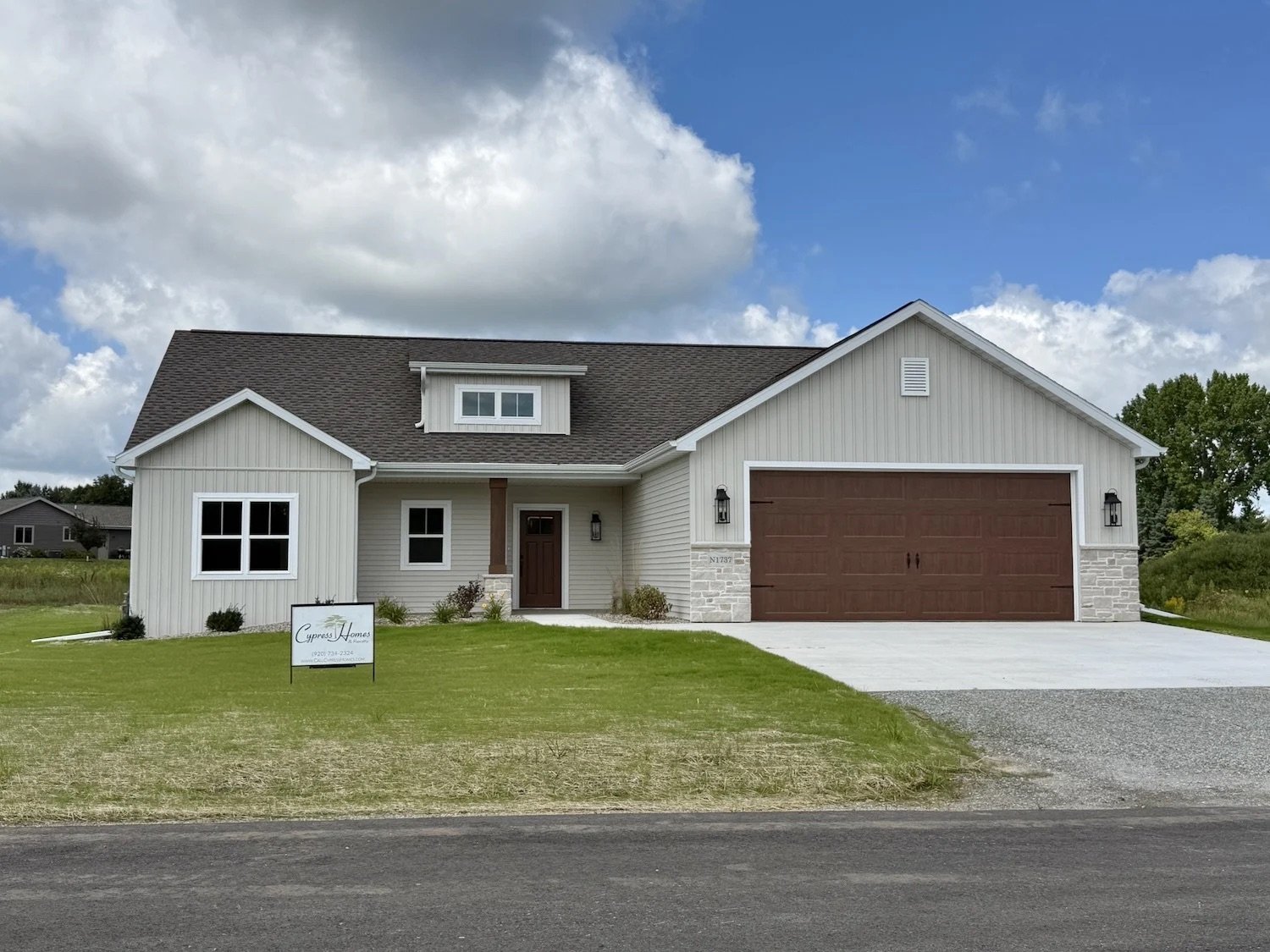 The Ava Model - N1737 Red Cardinal Drive