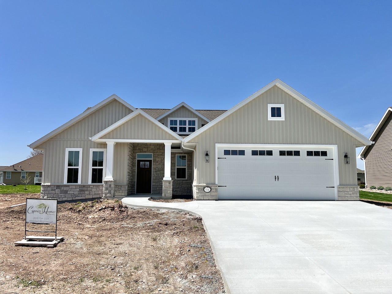 834 Fountain Way