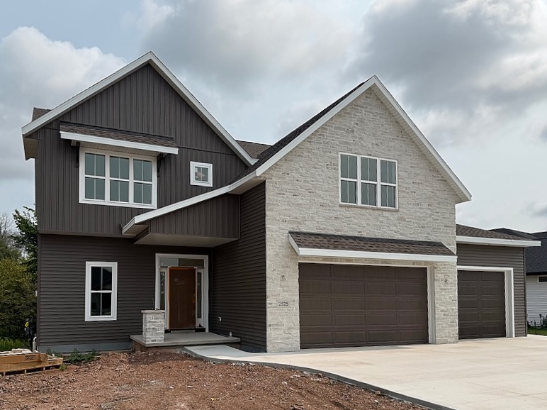 2528 N Stellita Circle